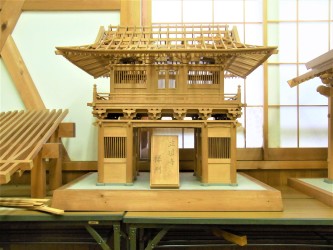 過去の卒業研究(寺社楼門模型)